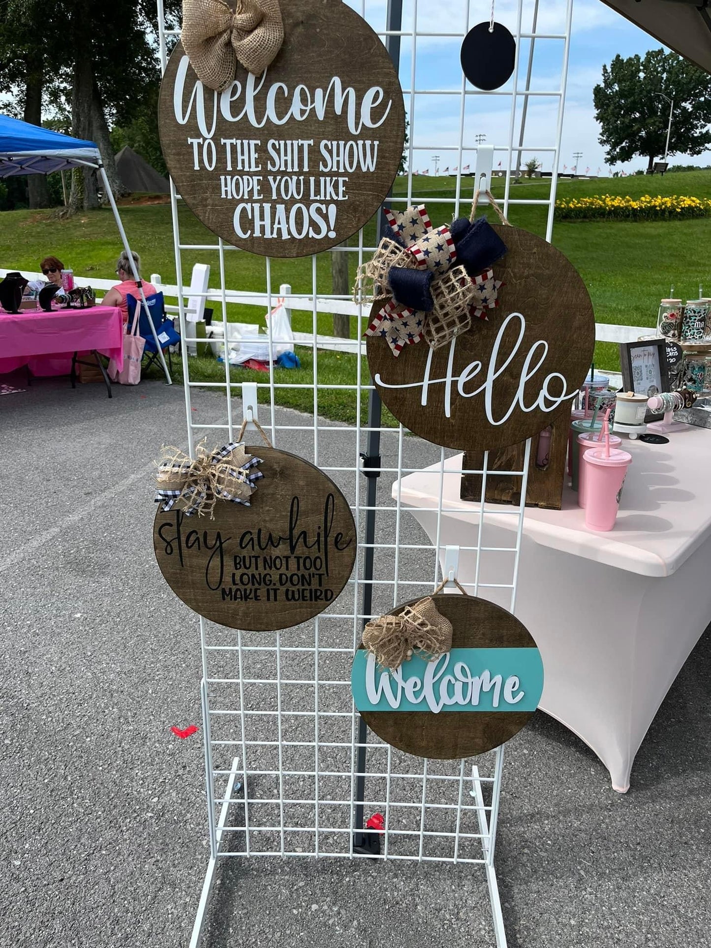Ready-to-Ship Door Hanger